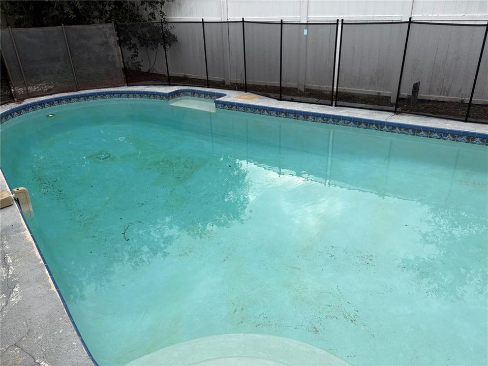 En Venta: $300,000 (4 camas, 2 baños, 1719 Pies cuadrados)