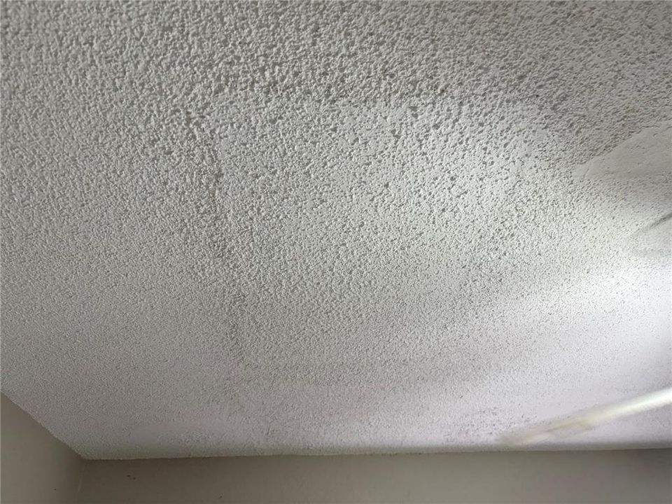 En Venta: $300,000 (4 camas, 2 baños, 1719 Pies cuadrados)