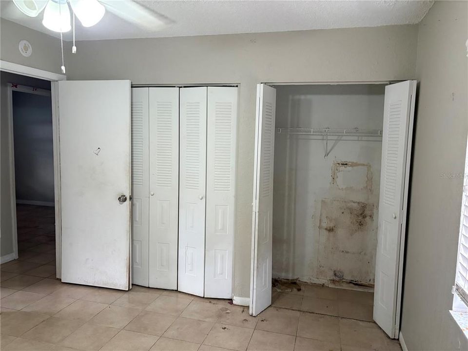 En Venta: $300,000 (4 camas, 2 baños, 1719 Pies cuadrados)