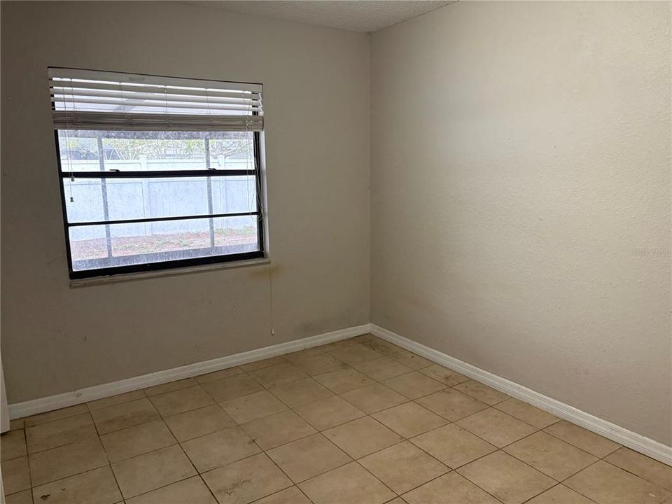 En Venta: $300,000 (4 camas, 2 baños, 1719 Pies cuadrados)