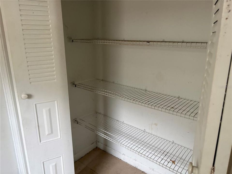 En Venta: $300,000 (4 camas, 2 baños, 1719 Pies cuadrados)