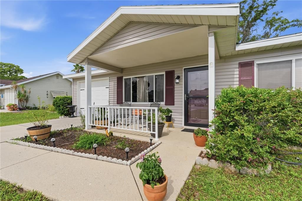 For Sale: $220,000 (2 beds, 1 baths, 768 Square Feet)