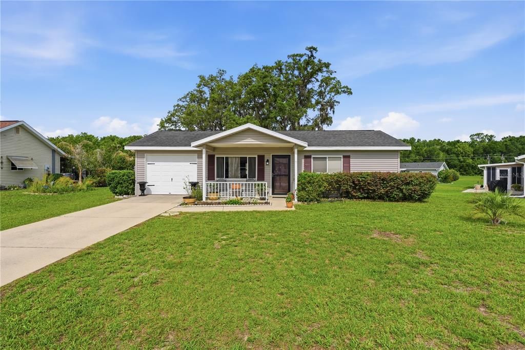 For Sale: $220,000 (2 beds, 1 baths, 768 Square Feet)