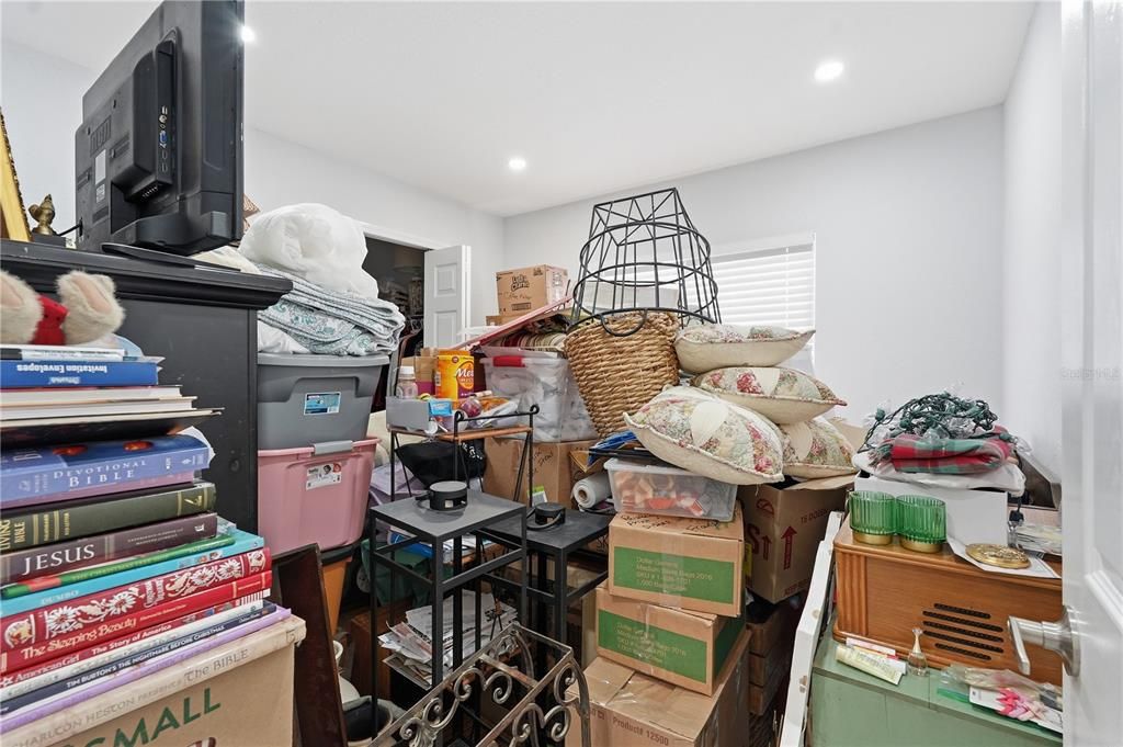 For Sale: $220,000 (2 beds, 1 baths, 768 Square Feet)