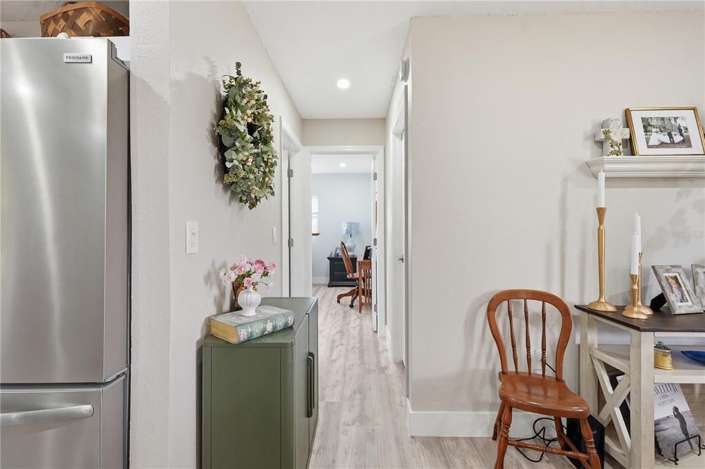For Sale: $220,000 (2 beds, 1 baths, 768 Square Feet)