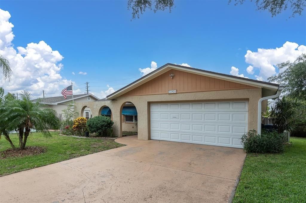 For Sale: $439,900 (3 beds, 2 baths, 1462 Square Feet)