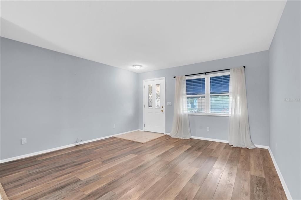For Sale: $439,900 (3 beds, 2 baths, 1462 Square Feet)
