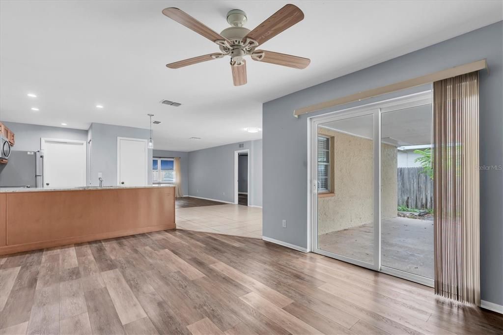 For Sale: $439,900 (3 beds, 2 baths, 1462 Square Feet)