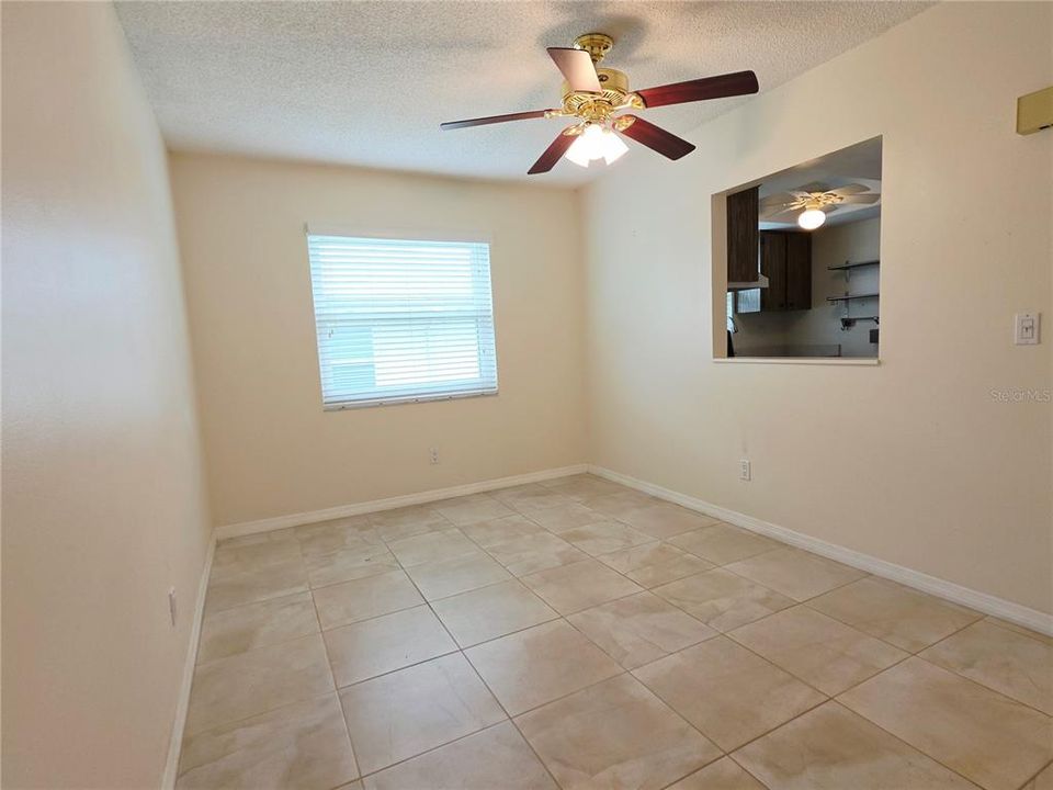 For Sale: $250,000 (2 beds, 2 baths, 1076 Square Feet)