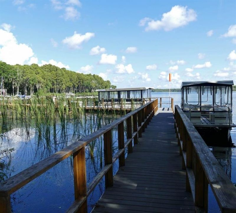For Sale: $250,000 (2 beds, 2 baths, 1076 Square Feet)