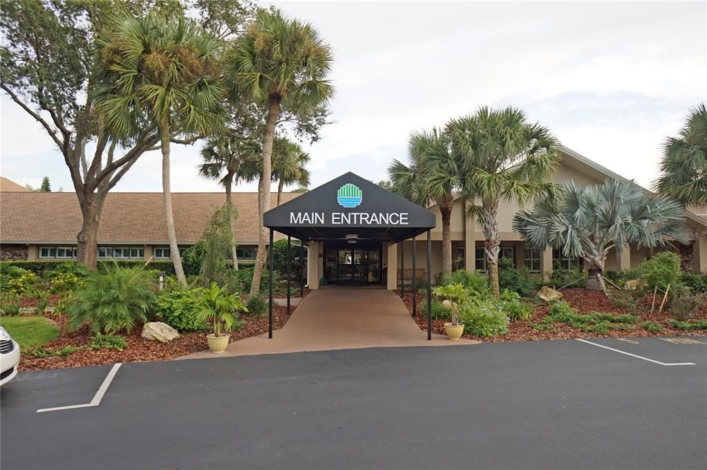 For Sale: $250,000 (2 beds, 2 baths, 1076 Square Feet)