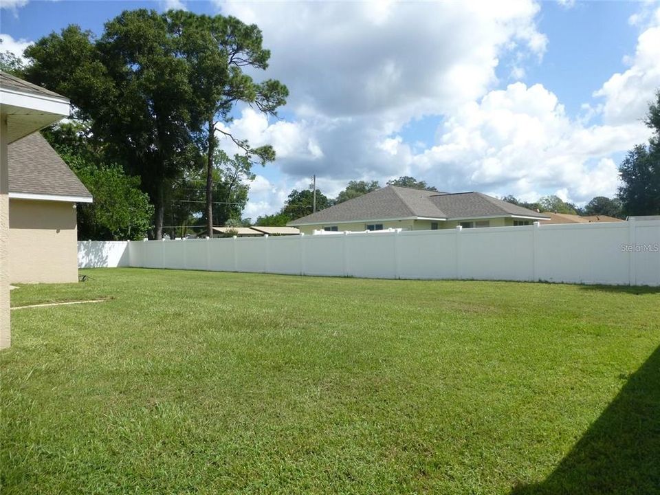 For Rent: $2,500 (3 beds, 2 baths, 2121 Square Feet)