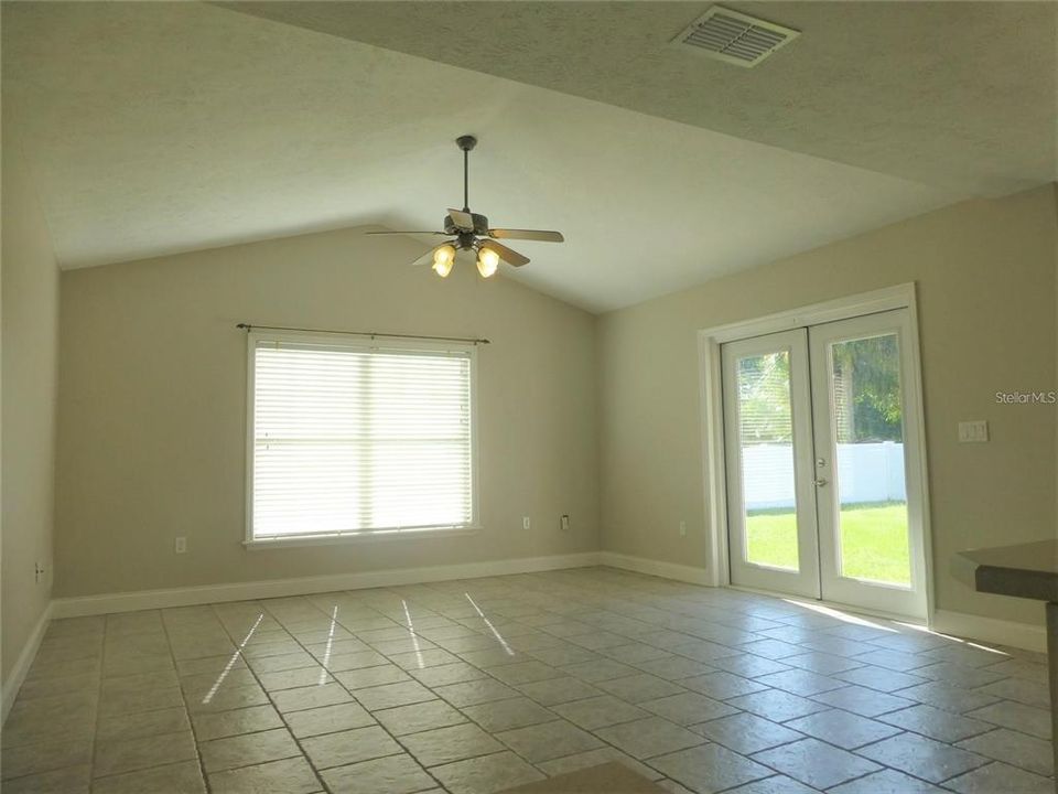 For Rent: $2,500 (3 beds, 2 baths, 2121 Square Feet)