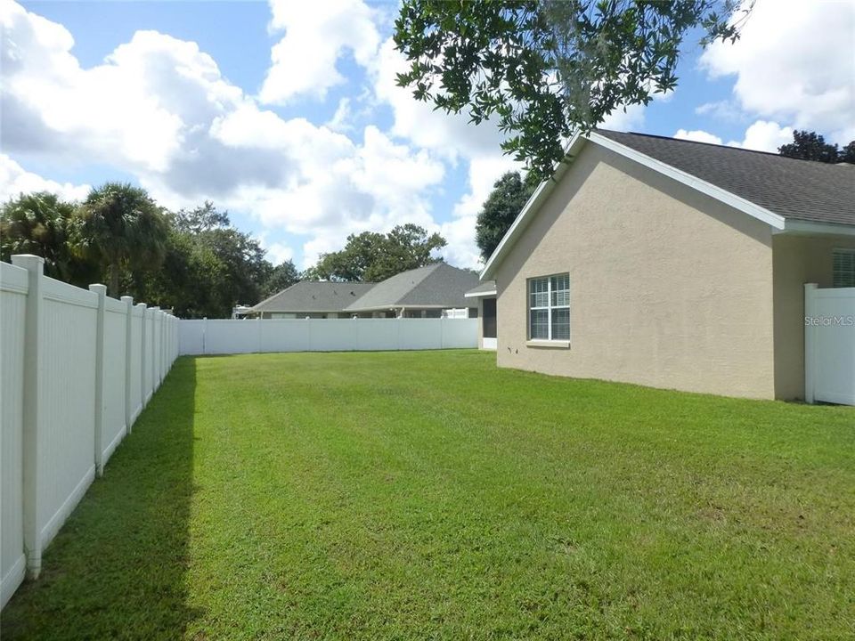 For Rent: $2,500 (3 beds, 2 baths, 2121 Square Feet)