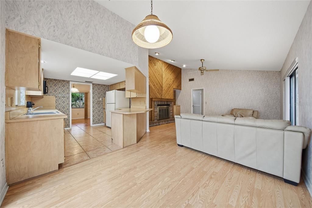 For Sale: $540,000 (4 beds, 2 baths, 2086 Square Feet)