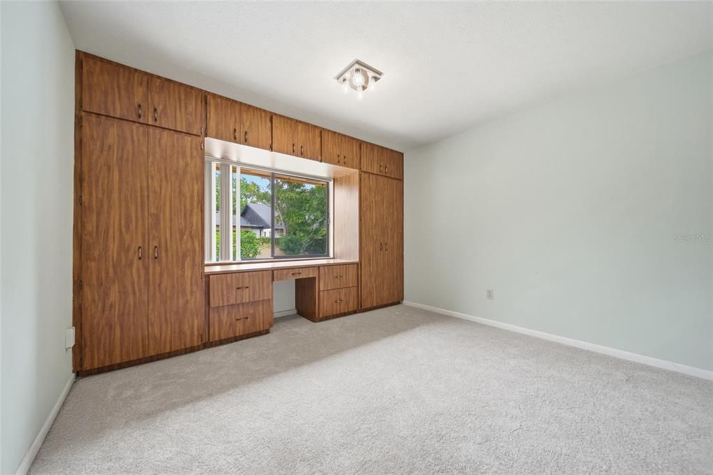For Sale: $540,000 (4 beds, 2 baths, 2086 Square Feet)