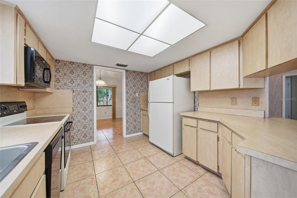 For Sale: $540,000 (4 beds, 2 baths, 2086 Square Feet)