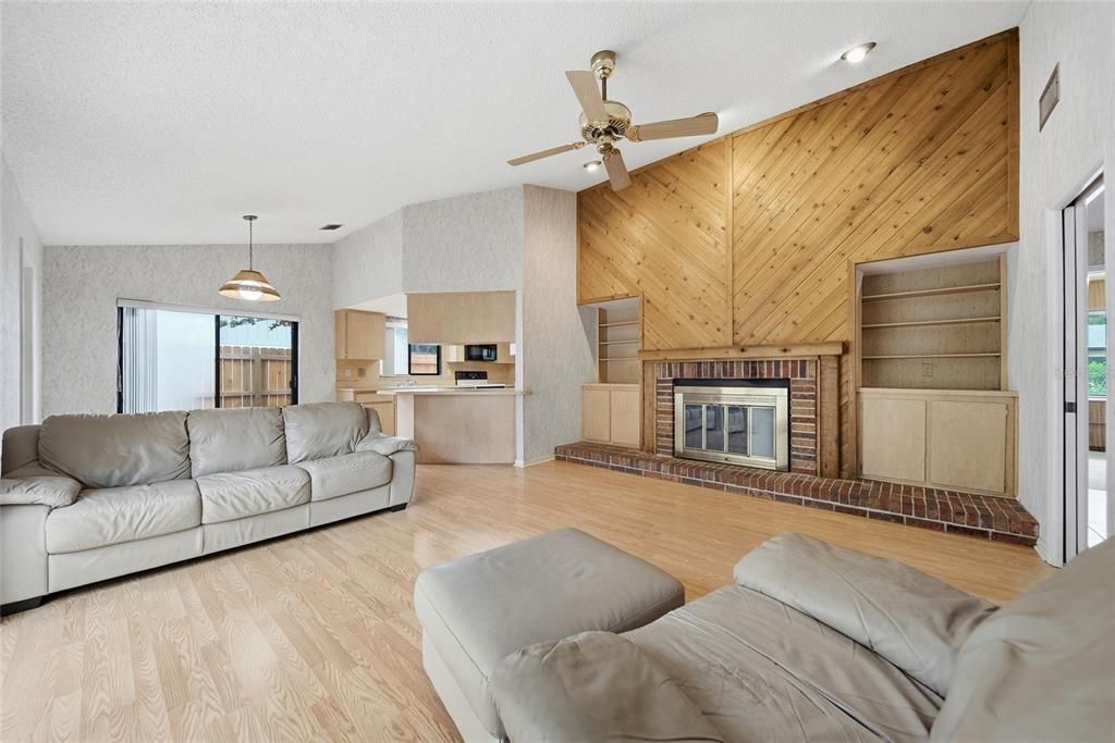For Sale: $540,000 (4 beds, 2 baths, 2086 Square Feet)