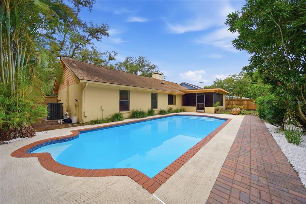For Sale: $540,000 (4 beds, 2 baths, 2086 Square Feet)