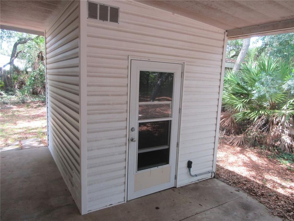 For Sale: $120,000 (3 beds, 2 baths, 1083 Square Feet)