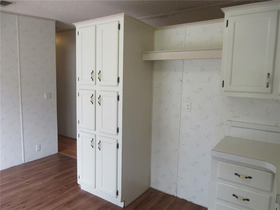 For Sale: $120,000 (3 beds, 2 baths, 1083 Square Feet)