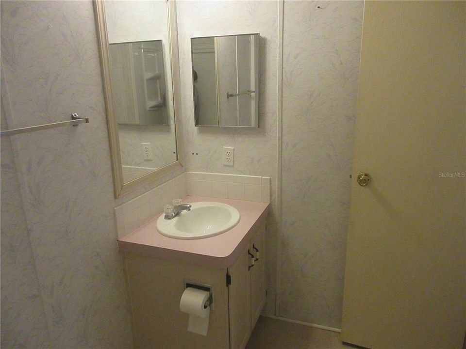 For Sale: $120,000 (3 beds, 2 baths, 1083 Square Feet)