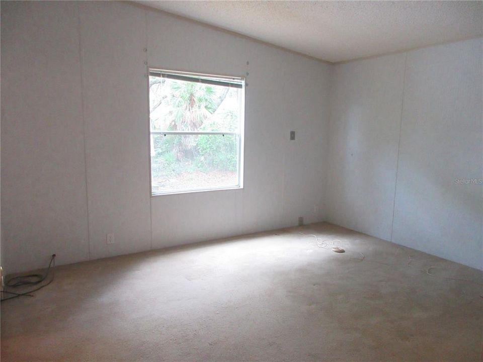 For Sale: $120,000 (3 beds, 2 baths, 1083 Square Feet)