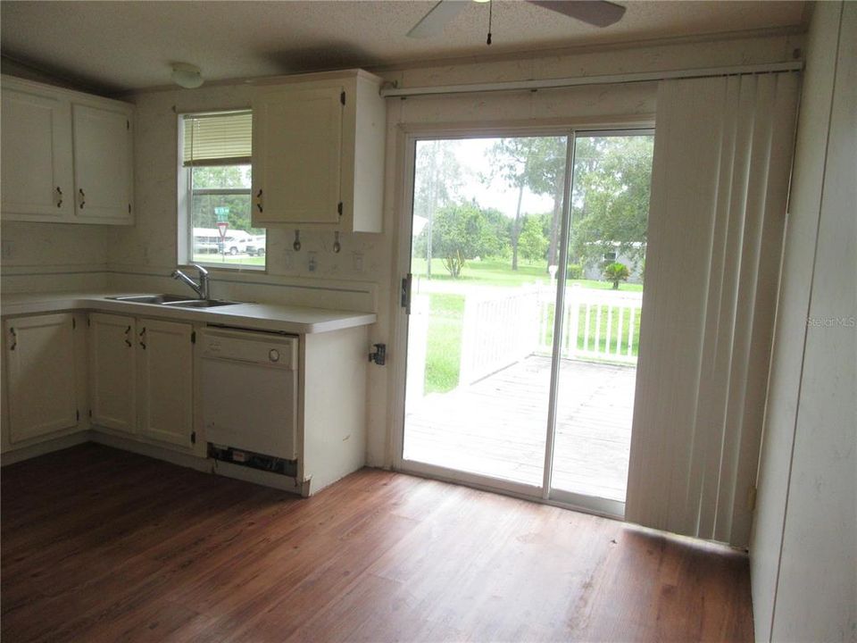 For Sale: $120,000 (3 beds, 2 baths, 1083 Square Feet)