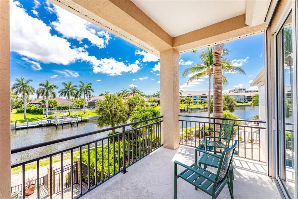 For Sale: $935,000 (4 beds, 4 baths, 2823 Square Feet)