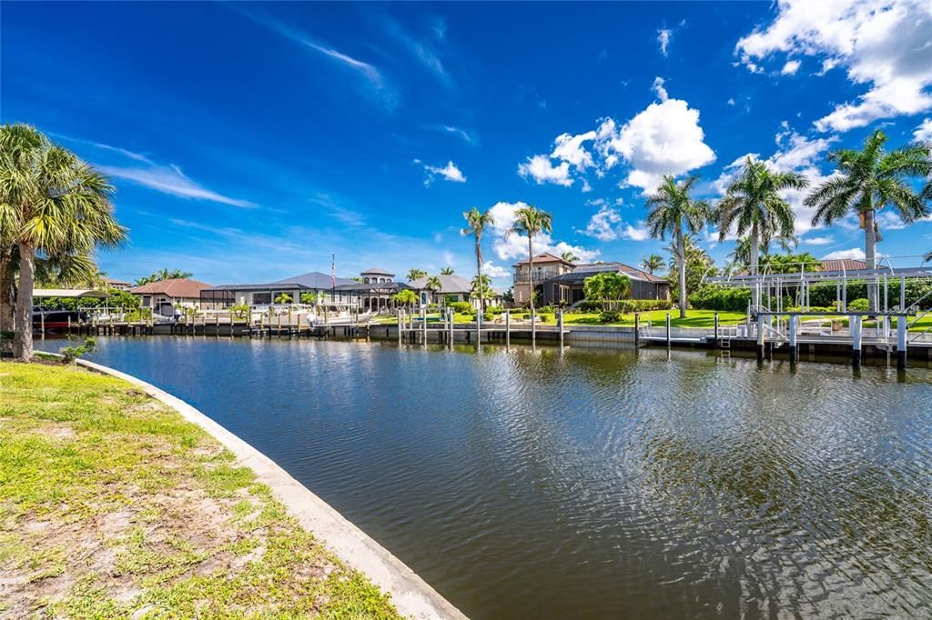 For Sale: $935,000 (4 beds, 4 baths, 2823 Square Feet)