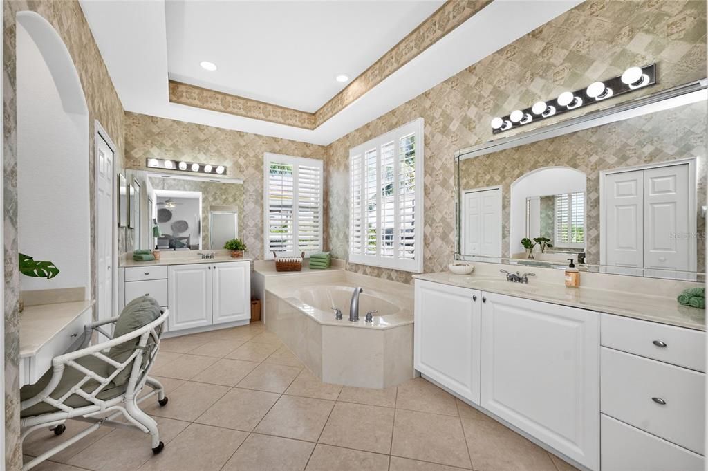 For Sale: $935,000 (4 beds, 4 baths, 2823 Square Feet)