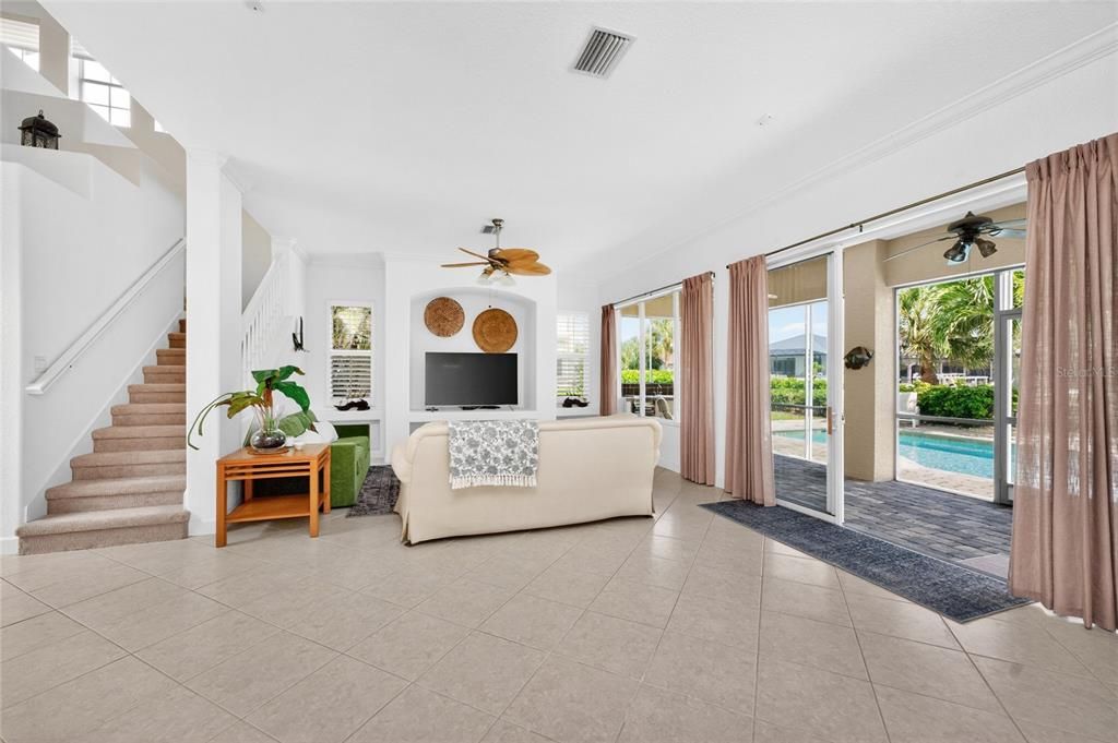 For Sale: $935,000 (4 beds, 4 baths, 2823 Square Feet)