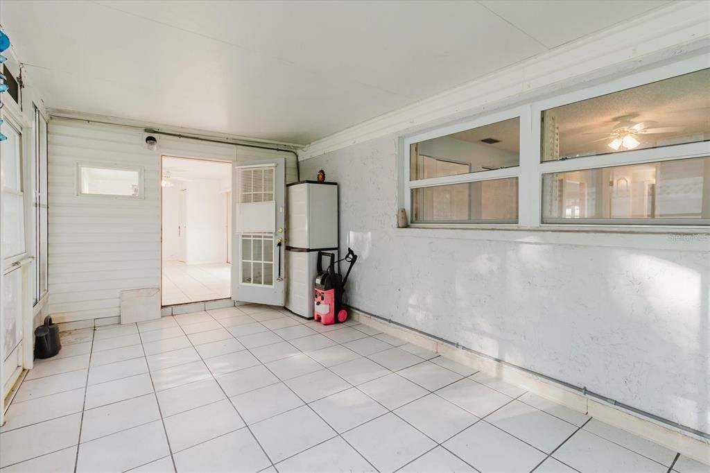 На продажу: $229,900 (2 спален, 2 ванн, 1124 Квадратных фут)