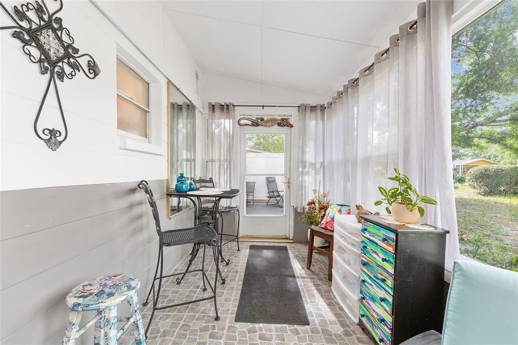 En Venta: $175,500 (2 camas, 2 baños, 1398 Pies cuadrados)