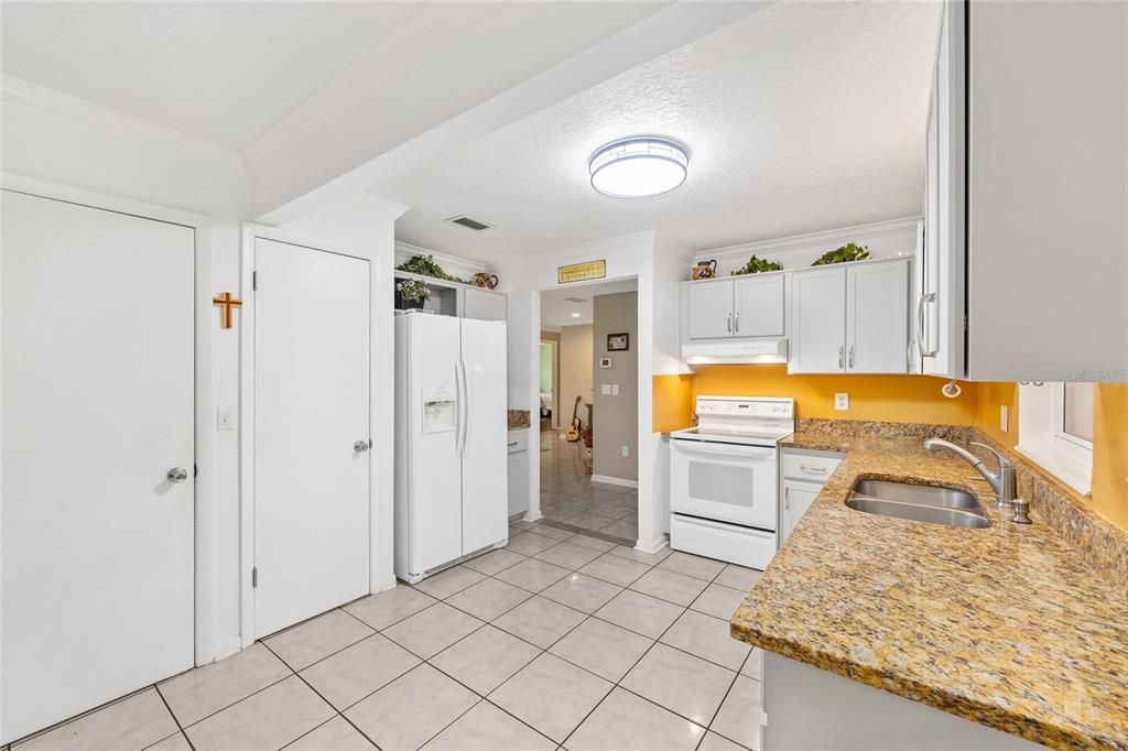 En Venta: $175,500 (2 camas, 2 baños, 1398 Pies cuadrados)