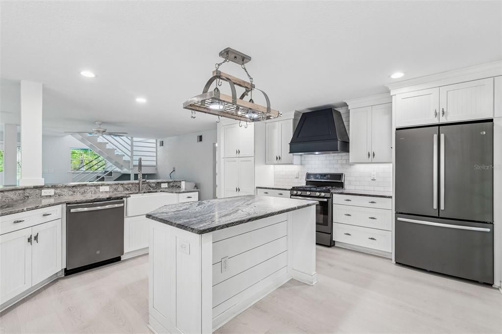 На продажу: $899,000 (3 спален, 2 ванн, 2328 Квадратных фут)