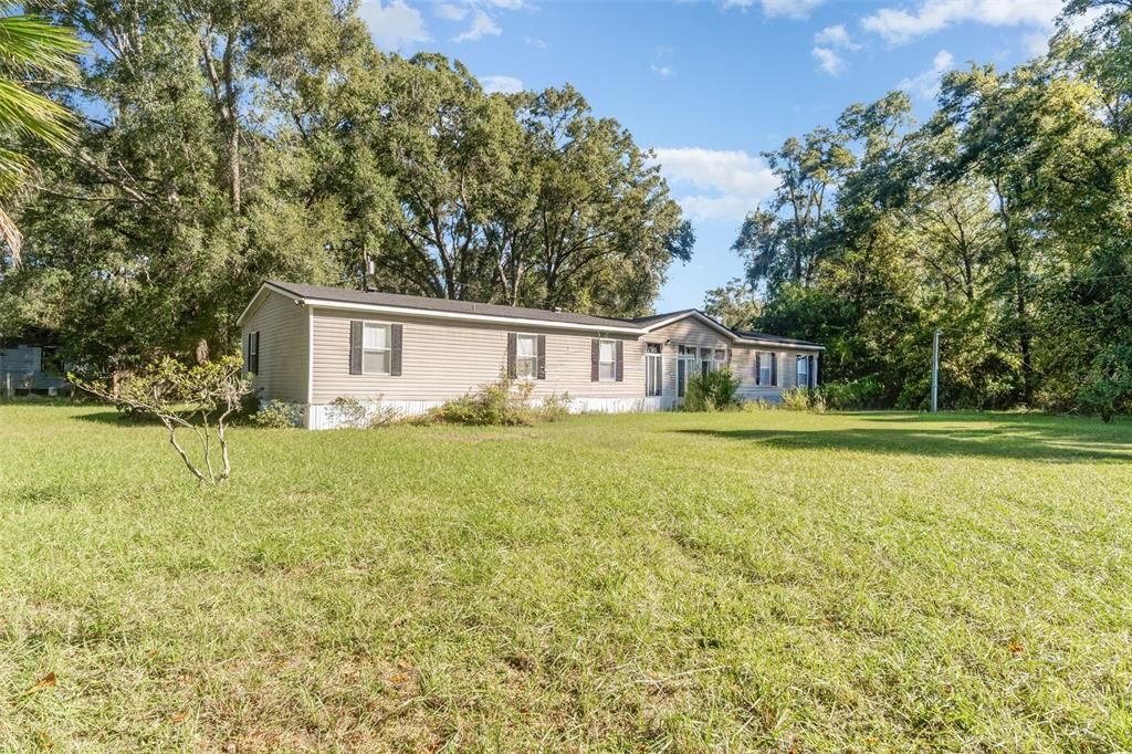 For Sale: $235,000 (5 beds, 3 baths, 1976 Square Feet)