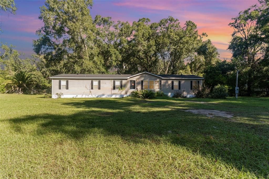 For Sale: $235,000 (5 beds, 3 baths, 1976 Square Feet)