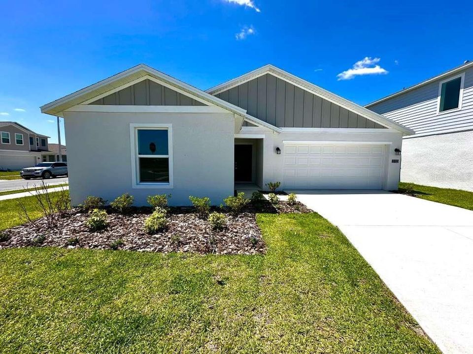 For Rent: $2,100 (4 beds, 2 baths, 1824 Square Feet)