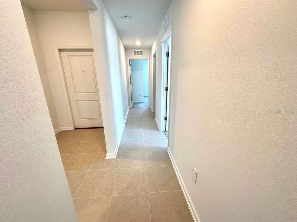 For Rent: $2,100 (4 beds, 2 baths, 1824 Square Feet)