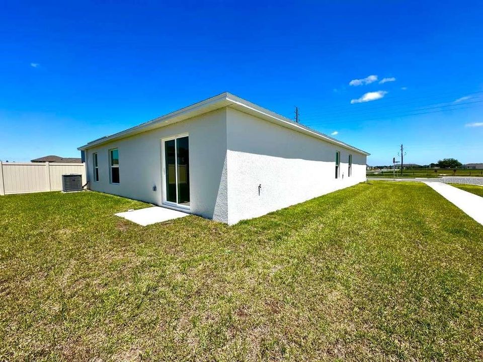 For Rent: $2,100 (4 beds, 2 baths, 1824 Square Feet)