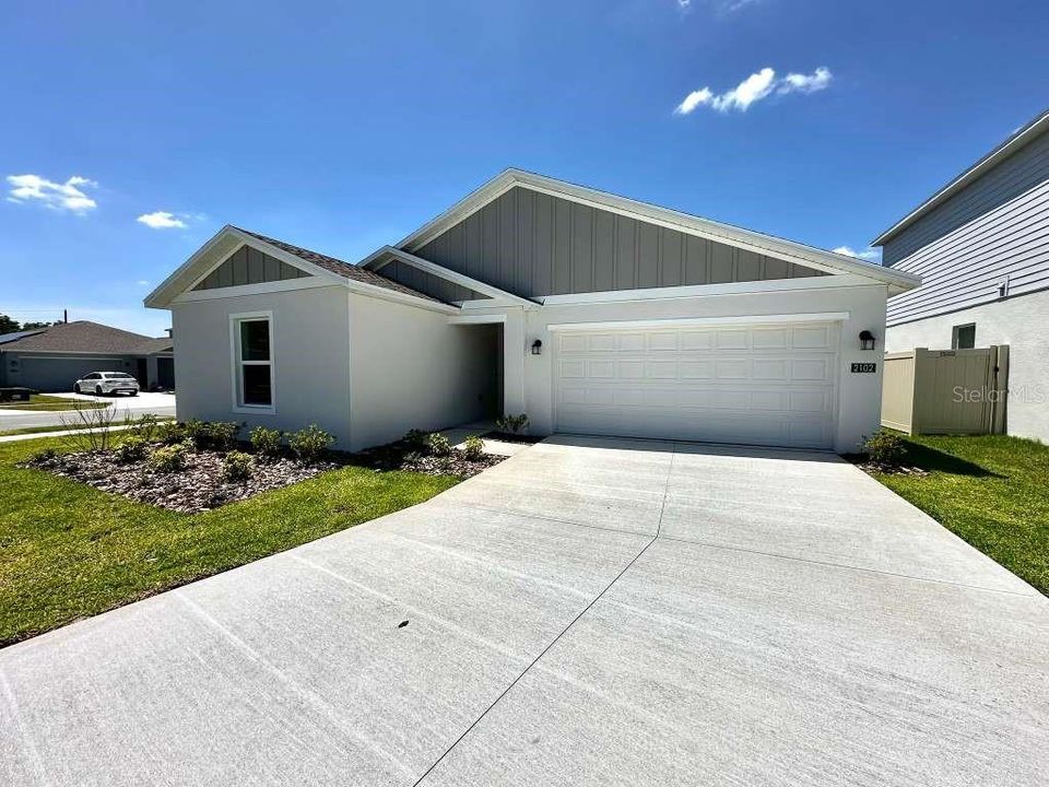 For Rent: $2,100 (4 beds, 2 baths, 1824 Square Feet)