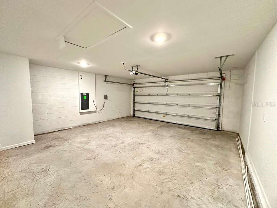 For Rent: $2,100 (4 beds, 2 baths, 1824 Square Feet)