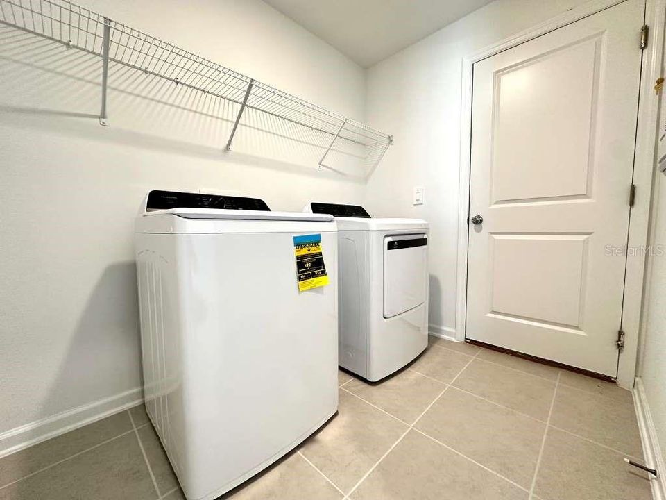 For Rent: $2,100 (4 beds, 2 baths, 1824 Square Feet)