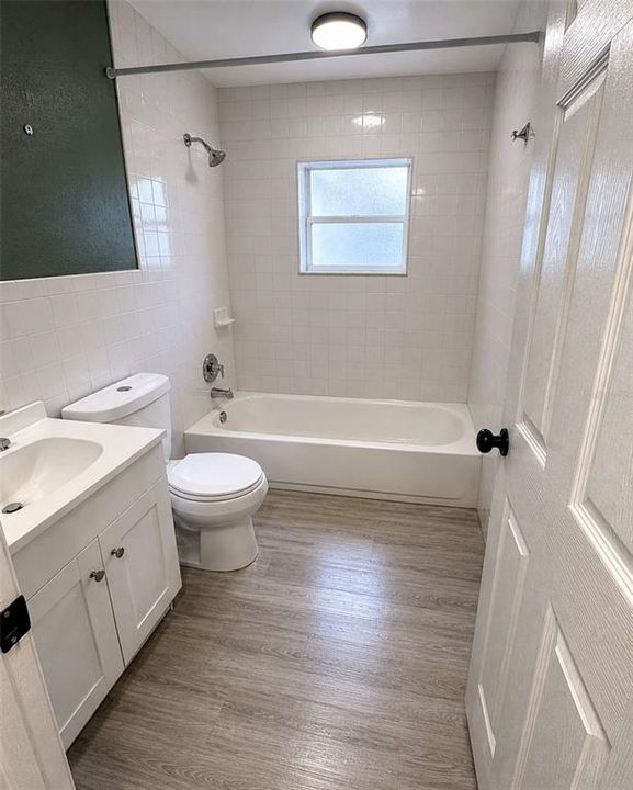 For Sale: $195,000 (2 beds, 1 baths, 816 Square Feet)