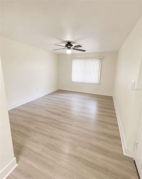 For Sale: $195,000 (2 beds, 1 baths, 816 Square Feet)