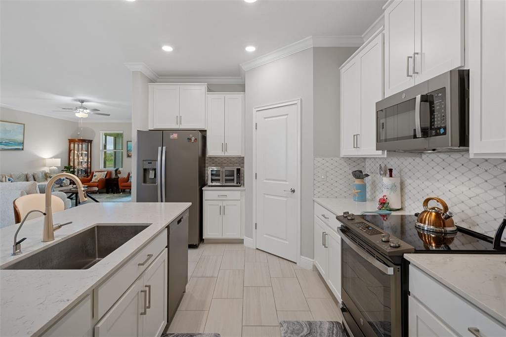 En Venta: $356,900 (3 camas, 2 baños, 1968 Pies cuadrados)