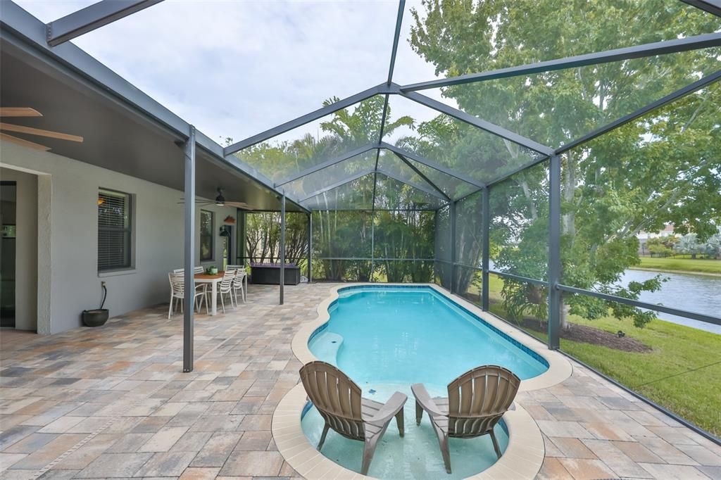 En Venta: $646,523 (5 camas, 3 baños, 2976 Pies cuadrados)