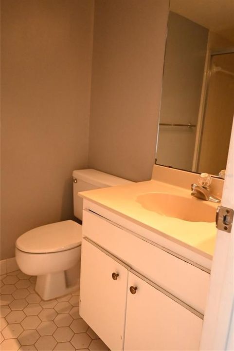 For Rent: $1,800 (2 beds, 2 baths, 1165 Square Feet)