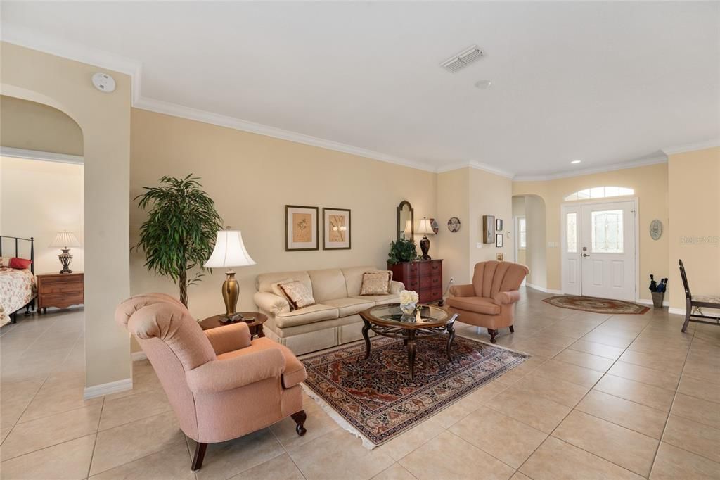 For Sale: $339,900 (3 beds, 2 baths, 2010 Square Feet)